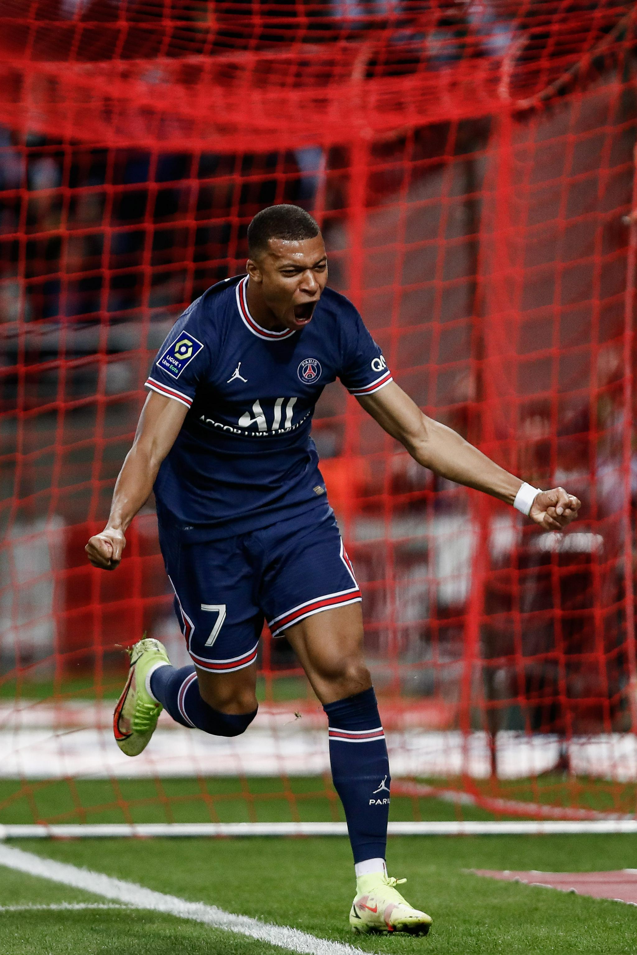 世体：比利时专家乐观看待亚马尔耻骨炎，认为巴萨治疗很及时（世体：比利时专家看好亚马尔耻骨炎康复，称巴萨治疗及时到位）