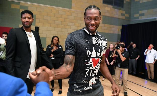 C罗致敬帕特里西奥：感谢你所做的一切，你将名垂青史（C罗向帕特里西奥致意：感谢所有付出，你的名字必将载入史册）