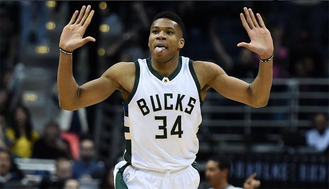 湖人浓眉哥篮下统治力助球队获胜（浓眉内线统治，湖人取胜）