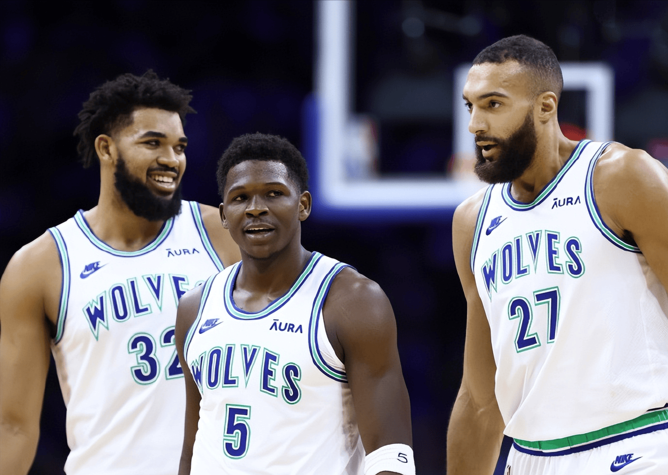 🎮T1 1-0 NS：Peyz韦鲁斯箭箭到肉，T1首局先下一城（🎮T1 1-0 NS：Peyz韦鲁斯箭无虚发，首局率先告捷）