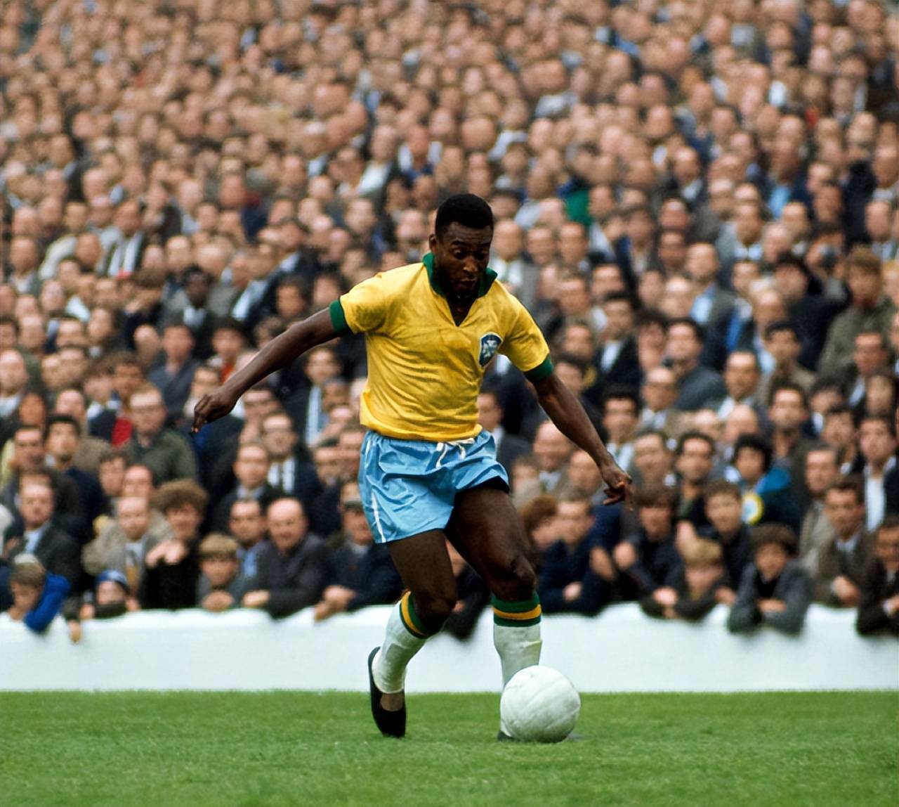 14扣12中！女排世俱杯朱婷彻底爆发，最不可思议一球诞生了（朱婷世俱杯火力全开：14扣12中，不可思议神球上演）