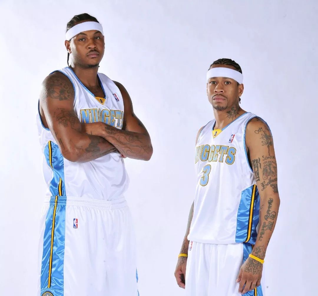 NBA：勇士末节发力 击败雷霆止住颓势（NBA：勇士末节爆发擒雷霆 终结低迷）