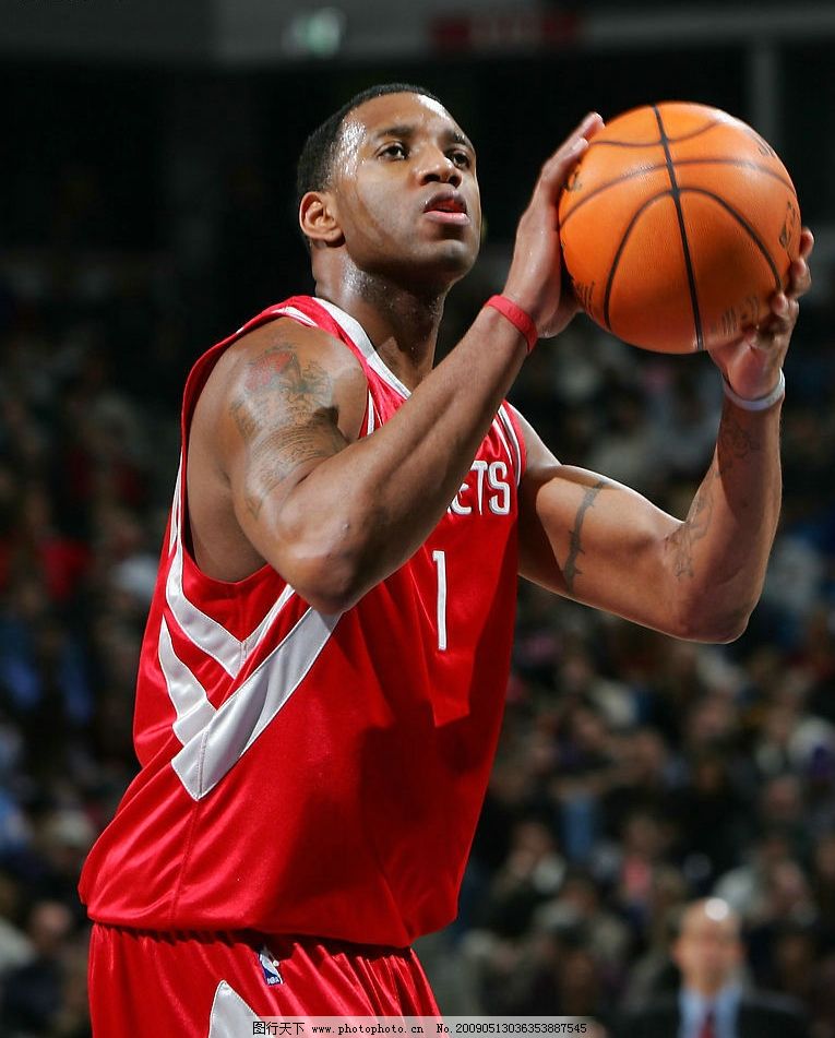 足球巴萨夏窗计划浮现，多名球员被列出售（巴萨夏窗方案曝光，多名球员被挂牌出售）