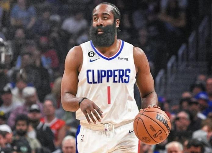 斯基拉：米兰派球探考察萨索洛中卫穆哈雷莫维奇和伊泽斯（斯基拉：米兰派遣球探赴萨索洛考察穆哈雷莫维奇和伊泽斯）