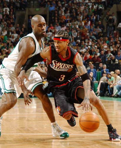 阿奇姆彭遭成都球迷种族歧视，队长王上源发文声援（阿奇姆彭遭遇成都球迷种族歧视，队长王上源公开声援）