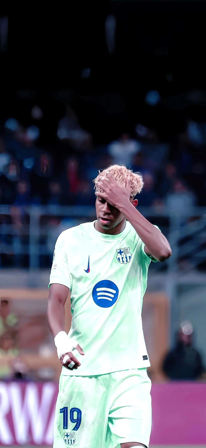 半场战报：梅州0-2英博，杨铭锐破门，毕津浩建功（半场：英博2-0领先梅州，杨铭锐先拔头筹，毕津浩扩大优势）