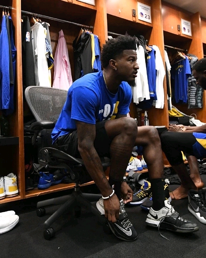 体图：拜仁、药厂等队看上16岁中场艾希霍恩，赫塔要价2000万（德媒体图：拜仁、勒沃库森等队看中16岁中场艾希霍恩，赫塔标价2000万）