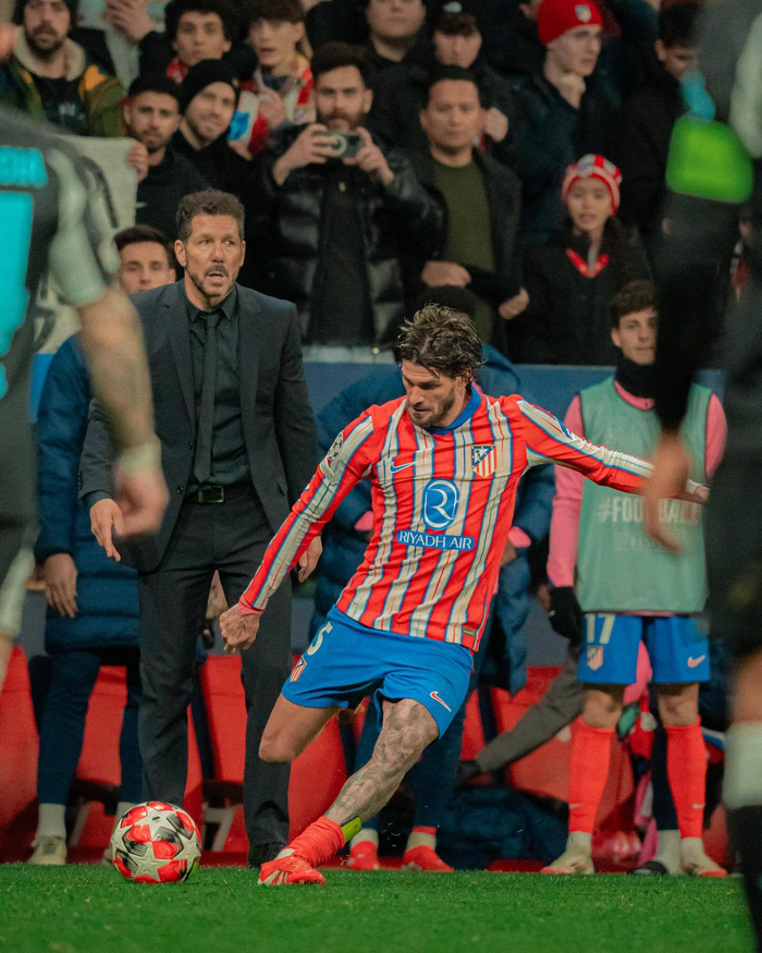 实况足球：又送高光+精选啦! 新普拉蒂尼登场!（实况足球：高光与精选再度来袭，普拉蒂尼新卡亮相！）