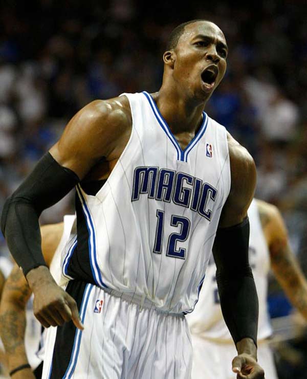 手感不佳！希罗半场11中2拿10分，正负值-14全场最低（状态低迷！希罗半场11投仅2中取10分，正负值-14全场垫底）