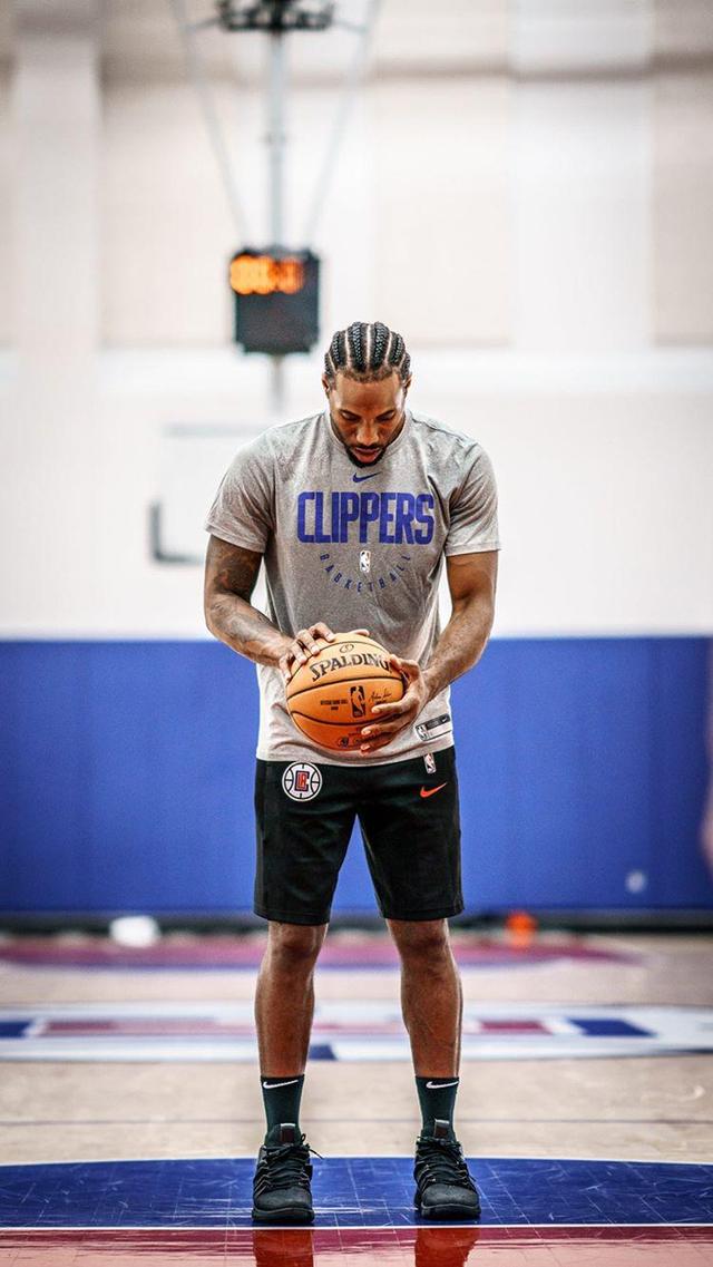 足球位置选择全指南（如何找到你的最佳足球位置）